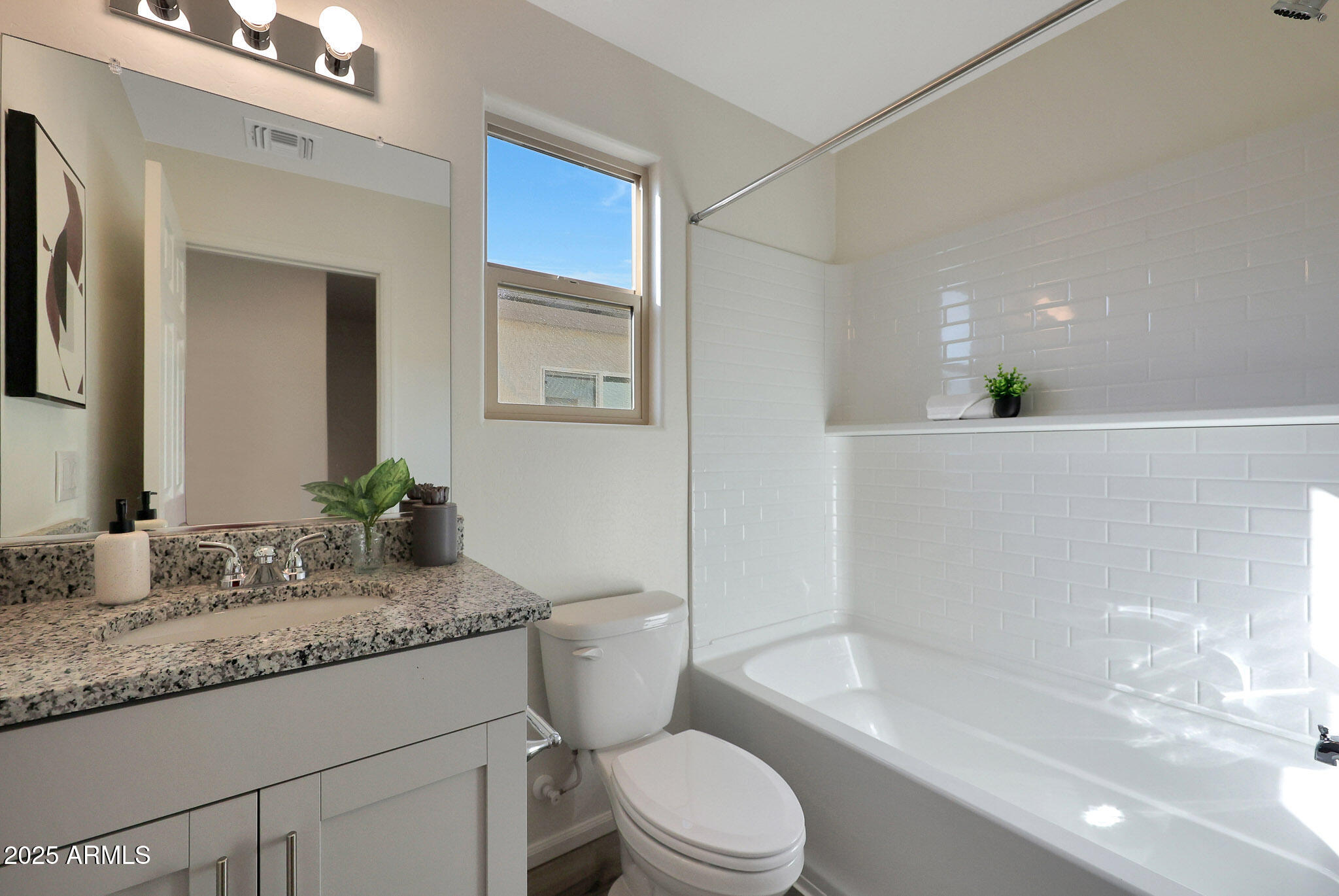 1345 West Inca Drive Coolidge, AZ 85128 - Photo 17 of 19 Saguaro Secondary Bathroom