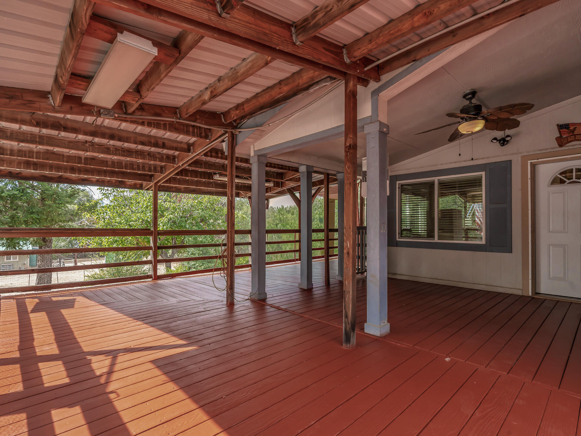 19394 Union School Road Redding, CA 96003 - Photo 4 of 40 Front Deck