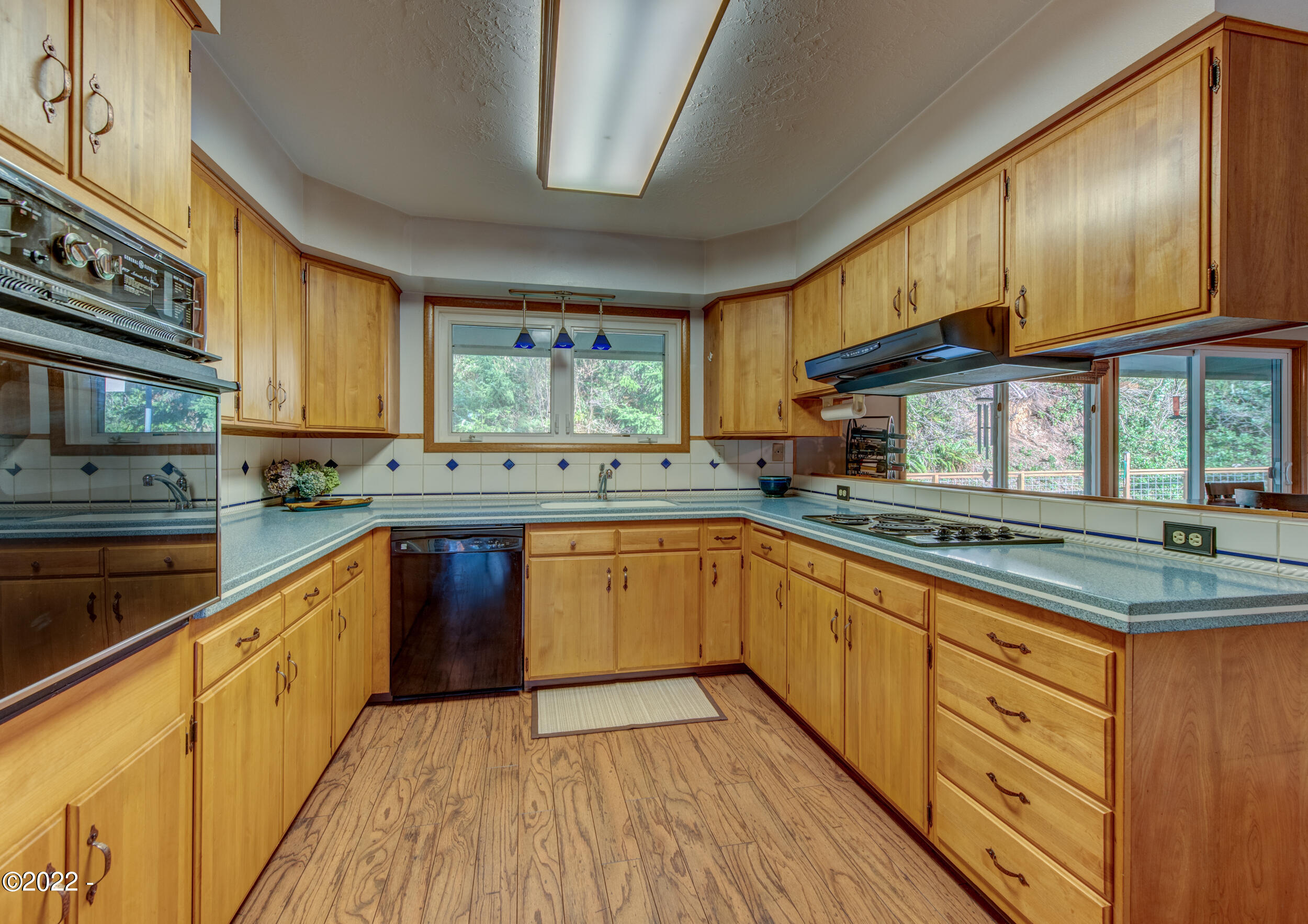 489 South Bay Road Toledo, OR 97391 - Photo 11 of 31 11