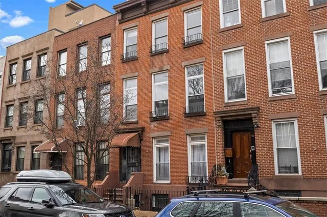 $2,600,000 | 39 Woodhull Street | Columbia Street Waterfront