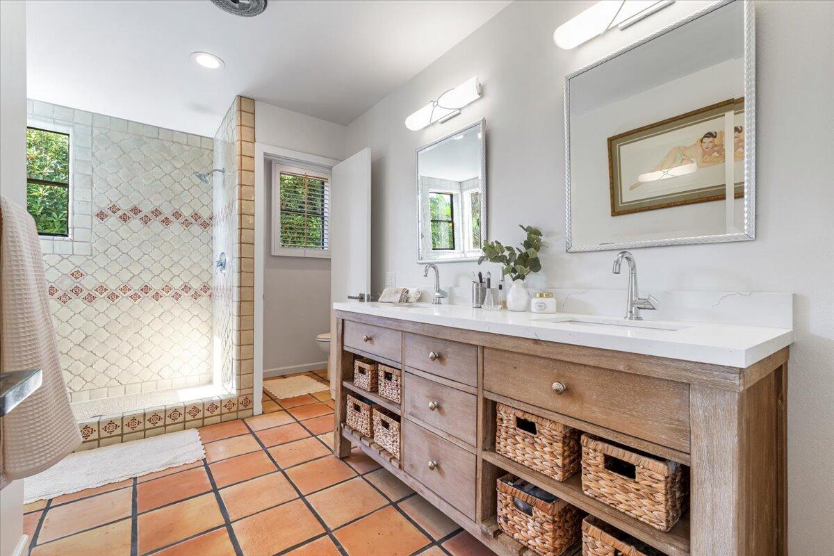 624 Las Alturas Road Santa Barbara, CA 93103 - Photo 12 of 22 17-624 Las Alturas Rd Interior-34