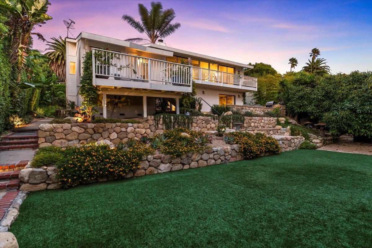 624 Las Alturas Road Santa Barbara, CA 93103 - Photo 18 of 22 38-624 Las Alturas Rd Interior-59