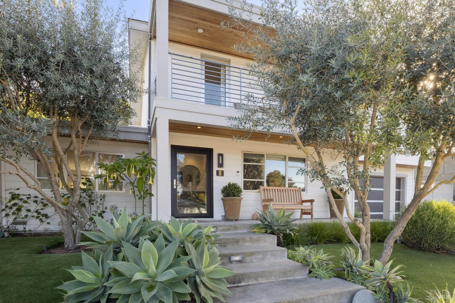 282 Riviera Drive San Rafael, CA 94901 - Photo 4 of 70