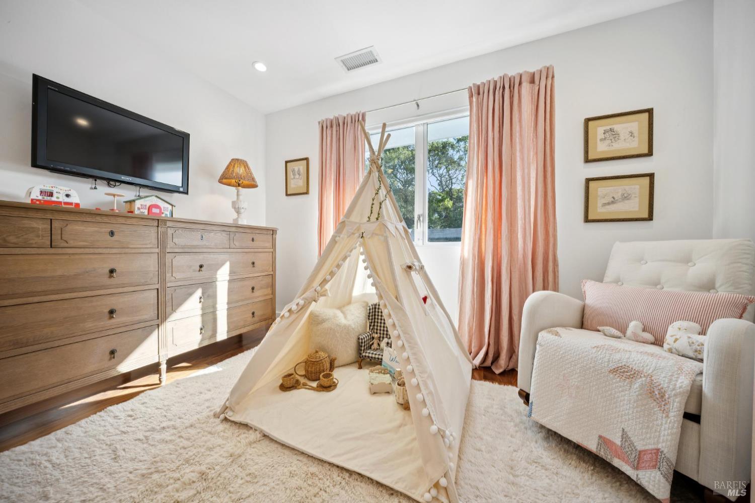 282 Riviera Drive San Rafael, CA 94901 - Photo 47 of 70