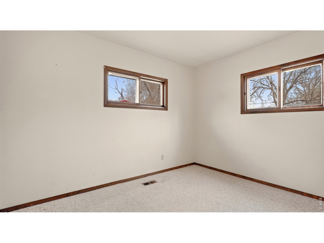 914 Prospect Street Fort Morgan, CO 80701 - Photo 11 of 17 a picture of a living room