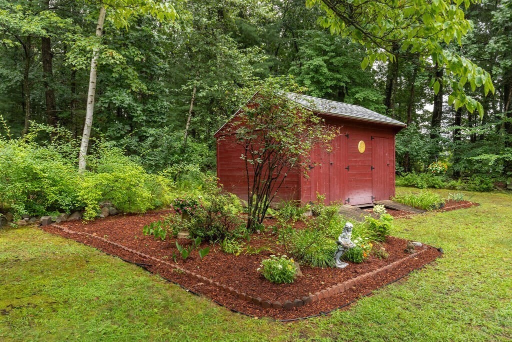 10 Galloway Road Chelmsford, MA 01824 - Photo 35 of 37 a view of a yard with a sink