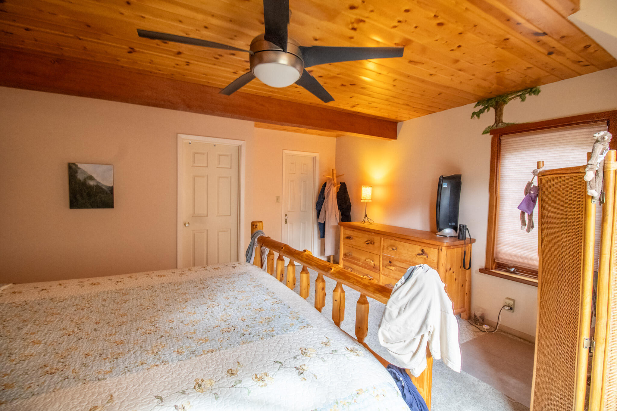 1449 Queen Of Bronze Road Cave Junction, OR 97523 - Photo 28 of 87 Primary Bedroom