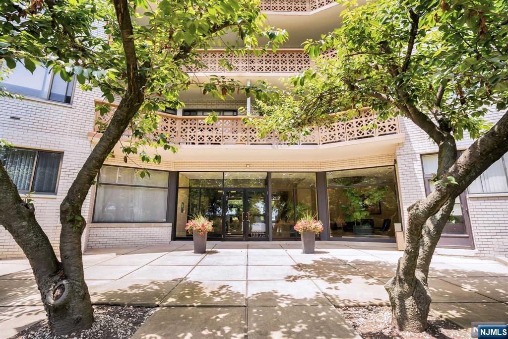 1375 River Road, Unit 4D Edgewater, NJ 07020 - Photo 24 of 25 a view of a entryway door front of house