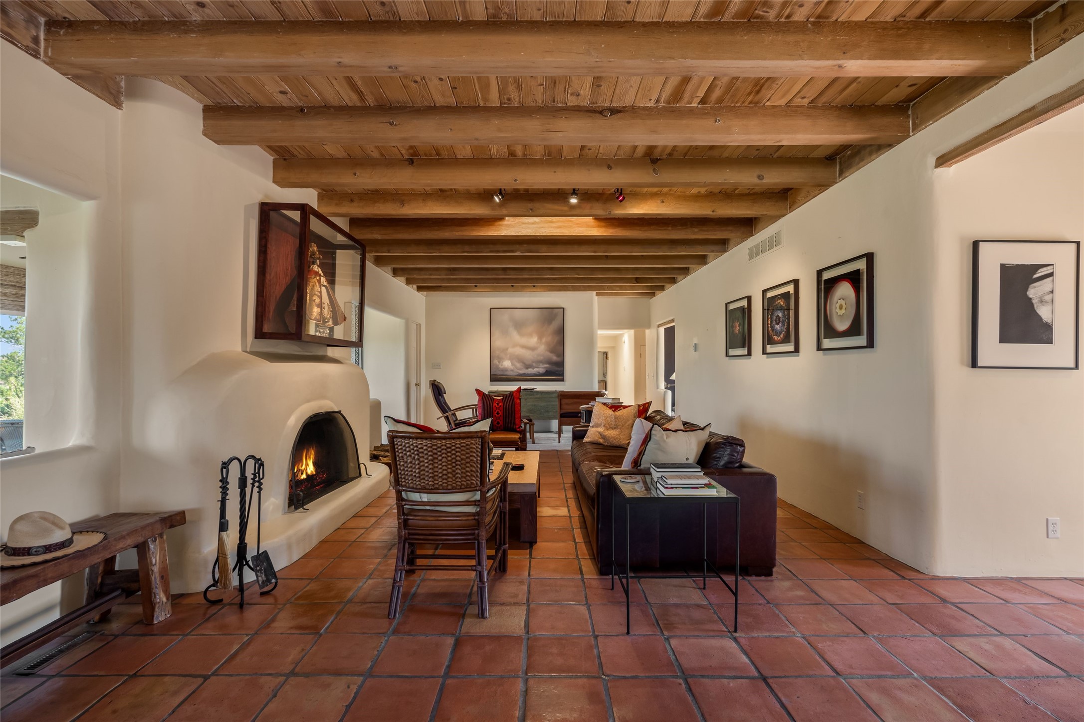 933 Stagecoach Road Santa Fe, NM 87501 - Photo 8 of 39 Living Room