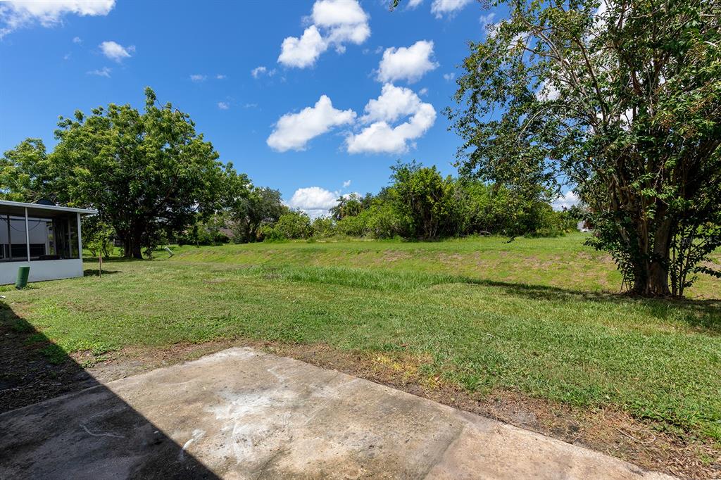 29 Lake Villa Way Kissimmee, FL 34743 - Photo 22 of 26