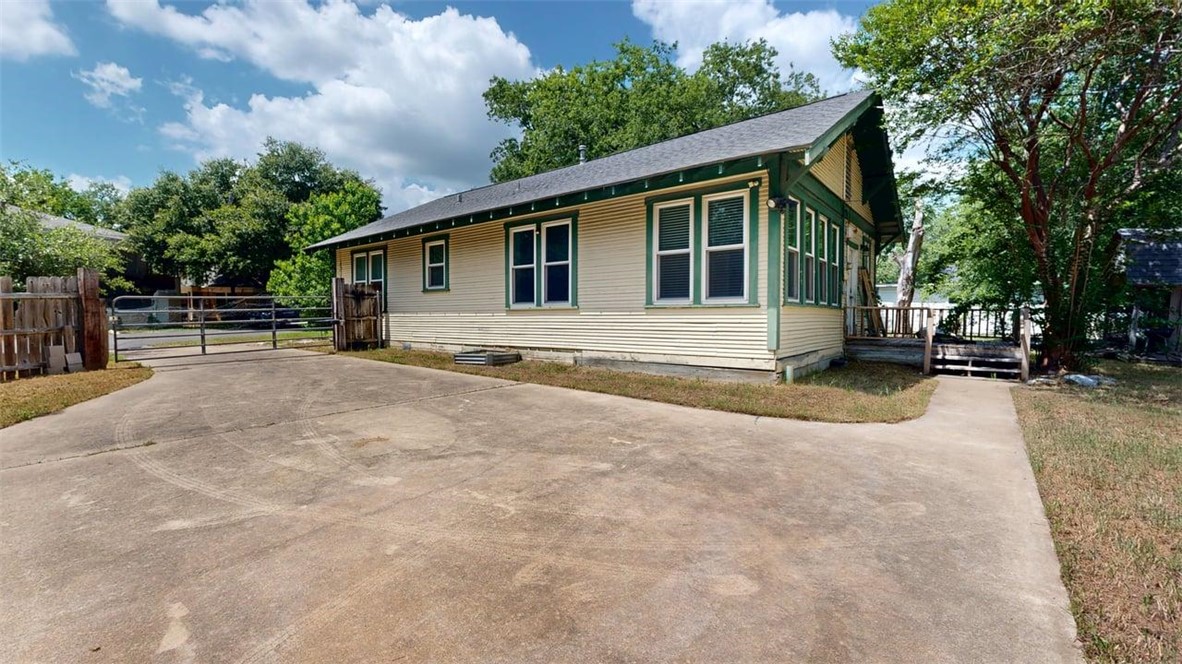 307 Brogden Street Bryan, TX 77803 - Photo 22 of 28