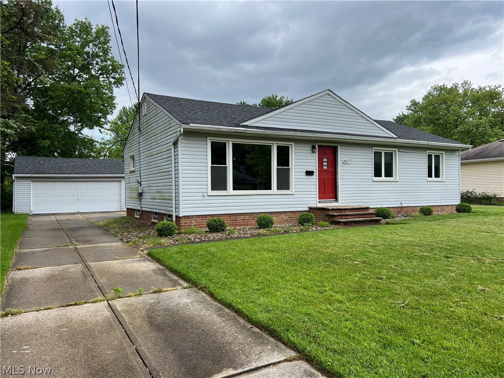 6571 Charles Road North Olmsted, OH 44070 - Photo 2 of 22