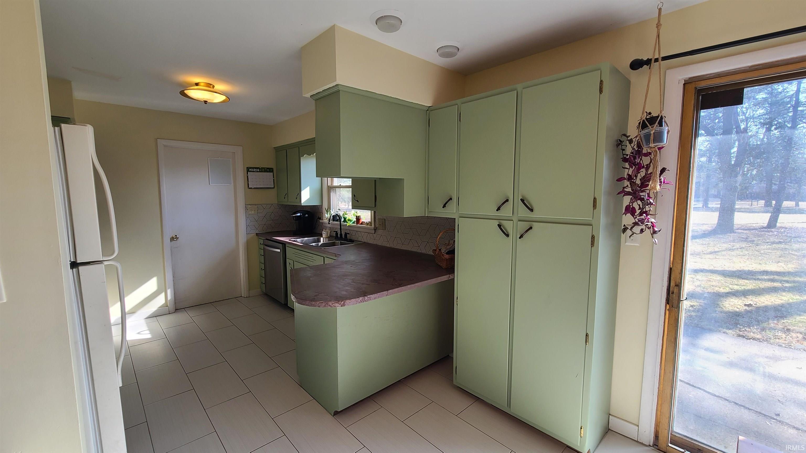 6403 Old Trail Road Fort Wayne, IN 46809 - Photo 9 of 34