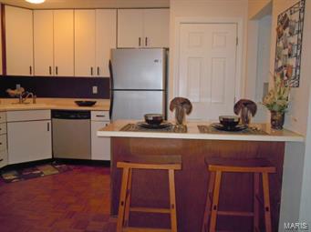2331 Kratky Road, Unit D St. Louis, MO 63114 - Photo 8 of 21 Gallery Image 8