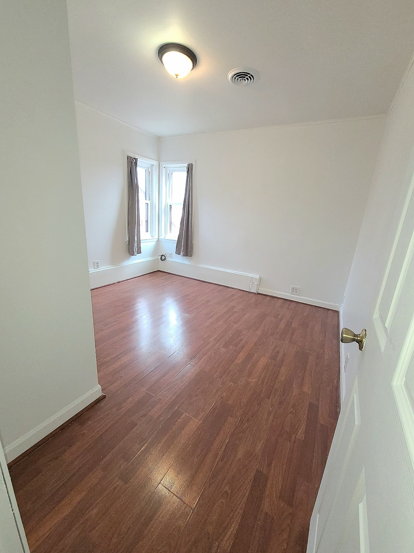 7807 Parkside Avenue Burbank, IL 60459 - Photo 11 of 23