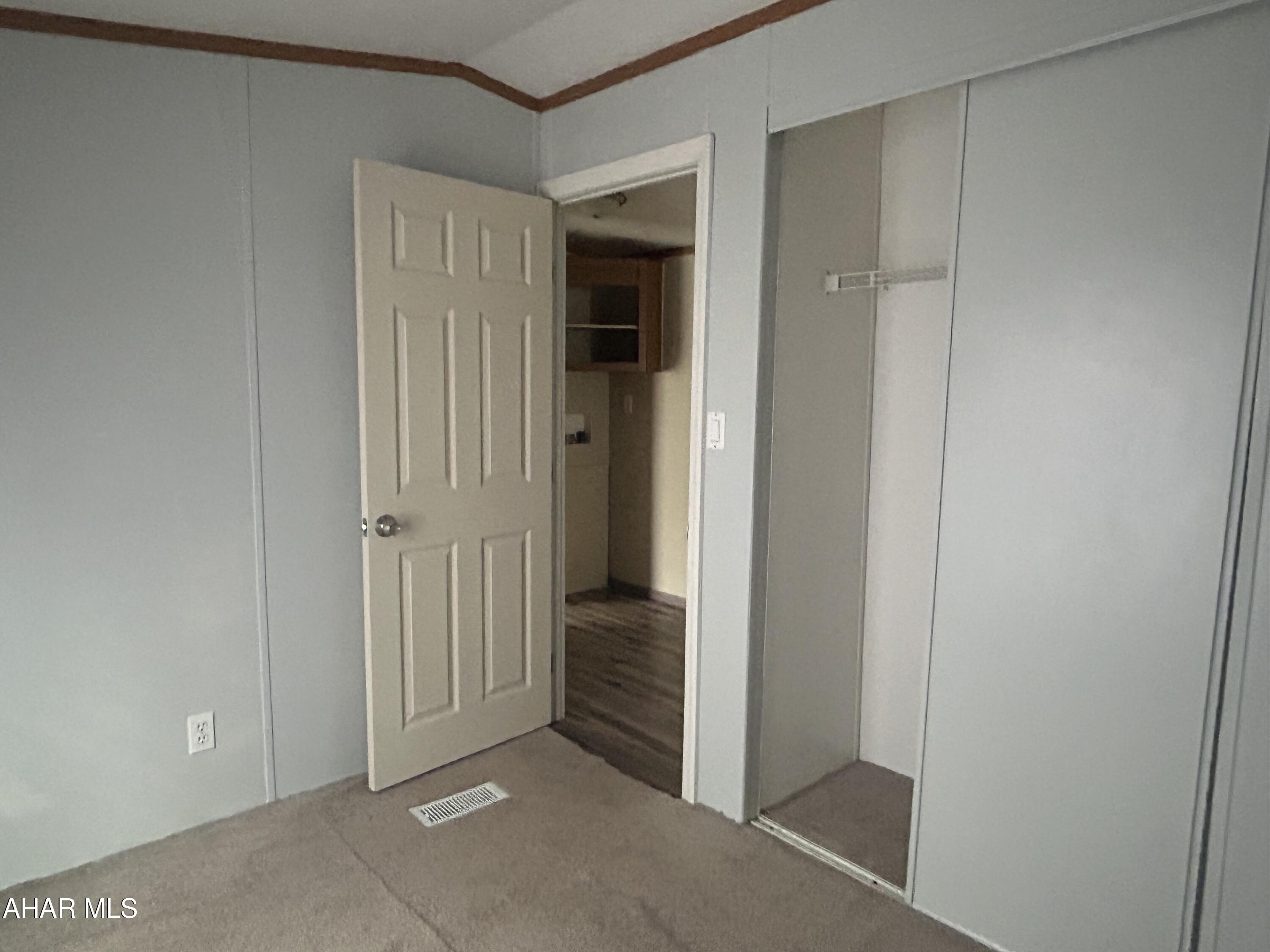 517 Margaret Road Altoona, PA 16602 - Photo 9 of 16