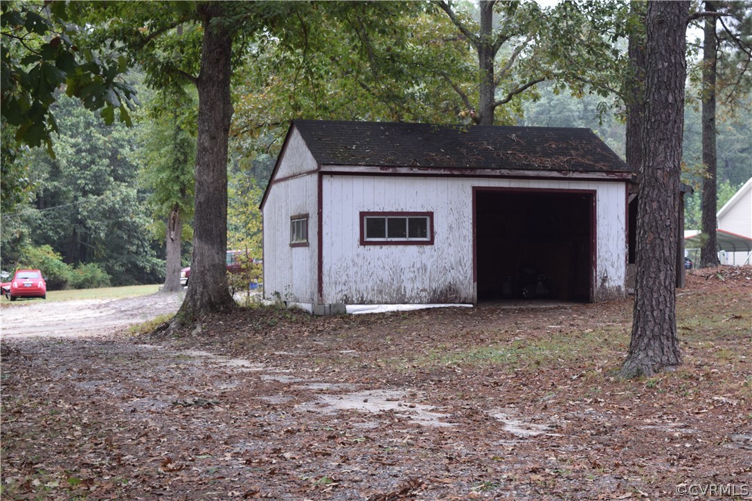 9103 Squirrel Level Road Petersburg, VA 23803 - Photo 8 of 22 Gallery Image 8