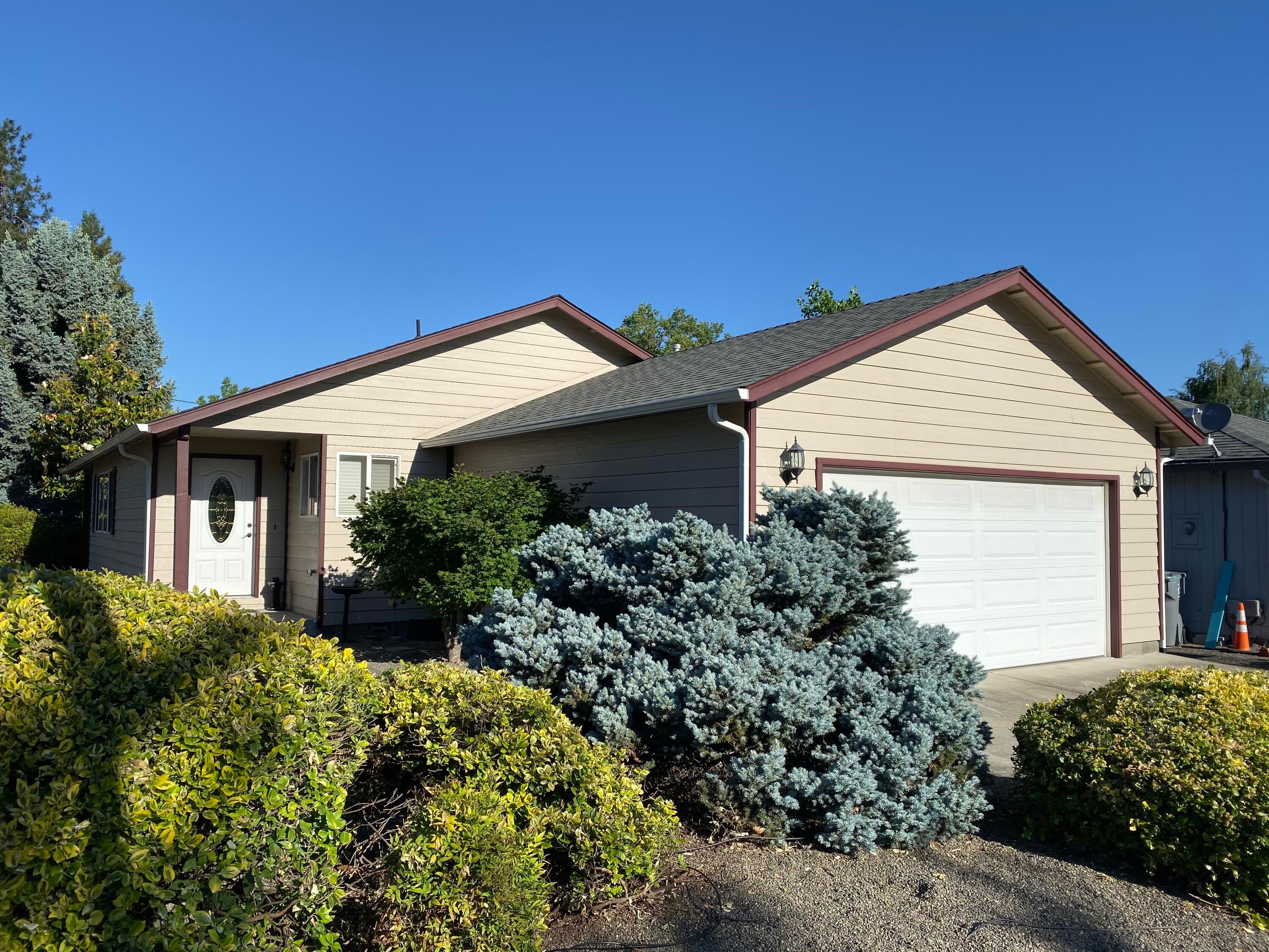 796 Tami Road Grants Pass, OR 97526 - Photo 1 of 23 IMG_8544