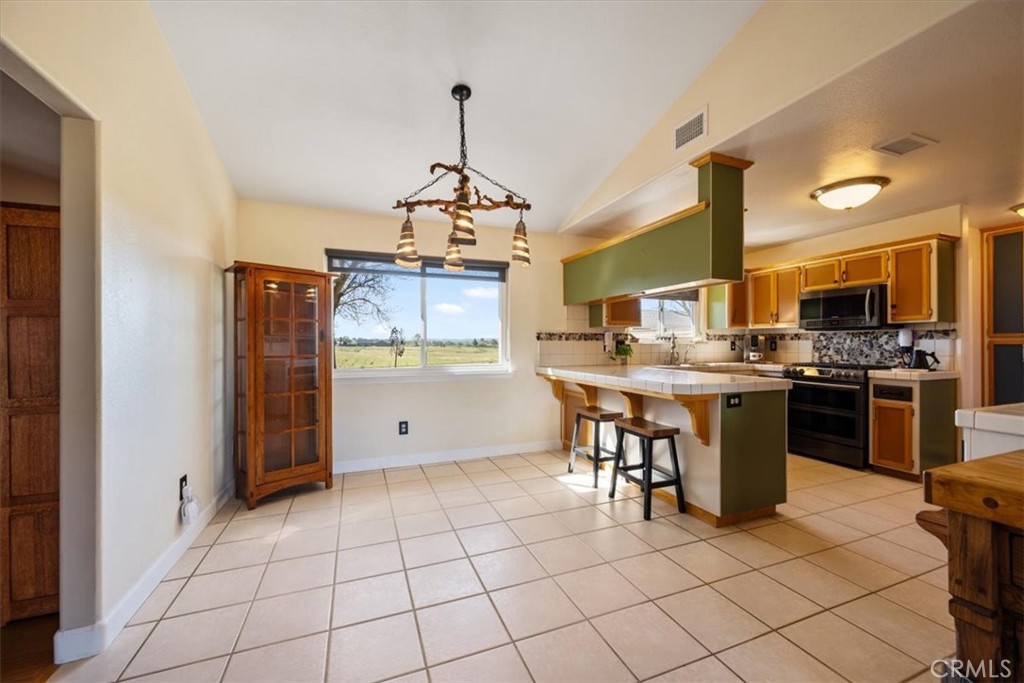 4385 Camp 8 Road Paso Robles, CA 93446 - Photo 9 of 32