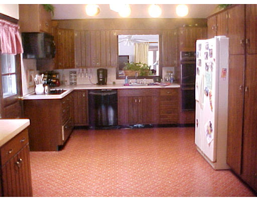 9 Ledgewood Road Framingham, MA 01701 - Photo 8 of 19 Gallery Image 8