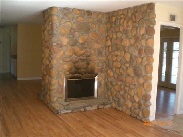1234 Rees Road Escondido, CA 92026 - Photo 4 of 10