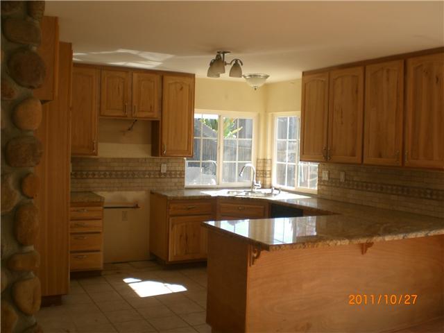 1234 Rees Road Escondido, CA 92026 - Photo 5 of 10