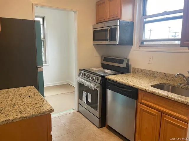 $299,000 | 285 Central Avenue, Unit D7, Lawrence, NY 11559