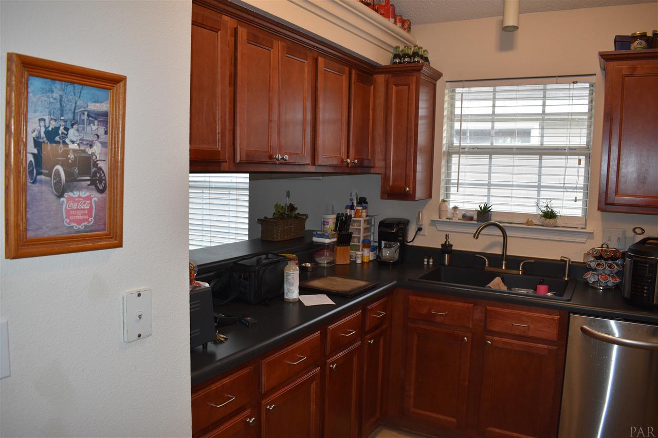 1115 Brownfield Road Pensacola, FL 32526 - Photo 4 of 16