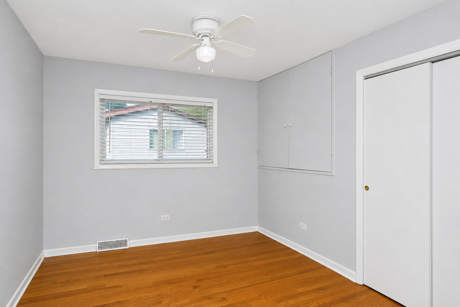 136 May Street Addison, IL 60101 - Photo 13 of 32 Gallery Image 13