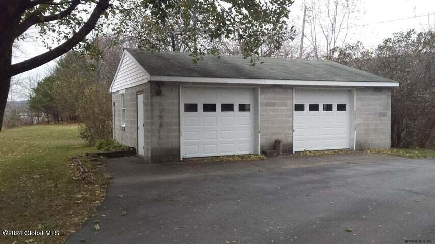 4625 Amsterdam Road Glenville, NY 12302 - Photo 98 of 98 garage