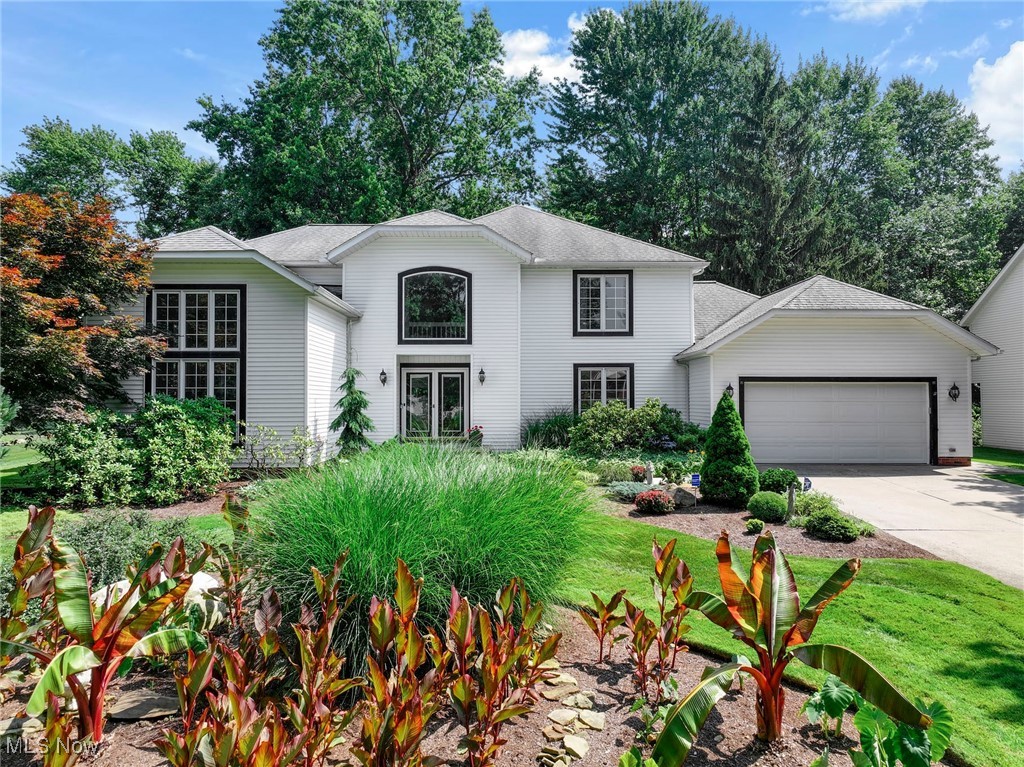 6260 Coldstream Road Highland Heights, OH 44143 - Photo 2 of 44 Stately colonial offering over 3,500 s.f. and nestled on a picturesque, landscaped lot
