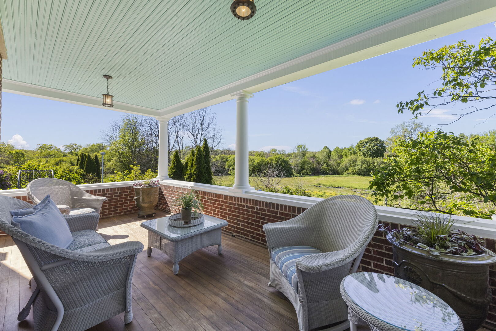 1760 Shaffner Road Wheaton, IL 60189 - Photo 8 of 75 a outdoor living space with furniture and garden view