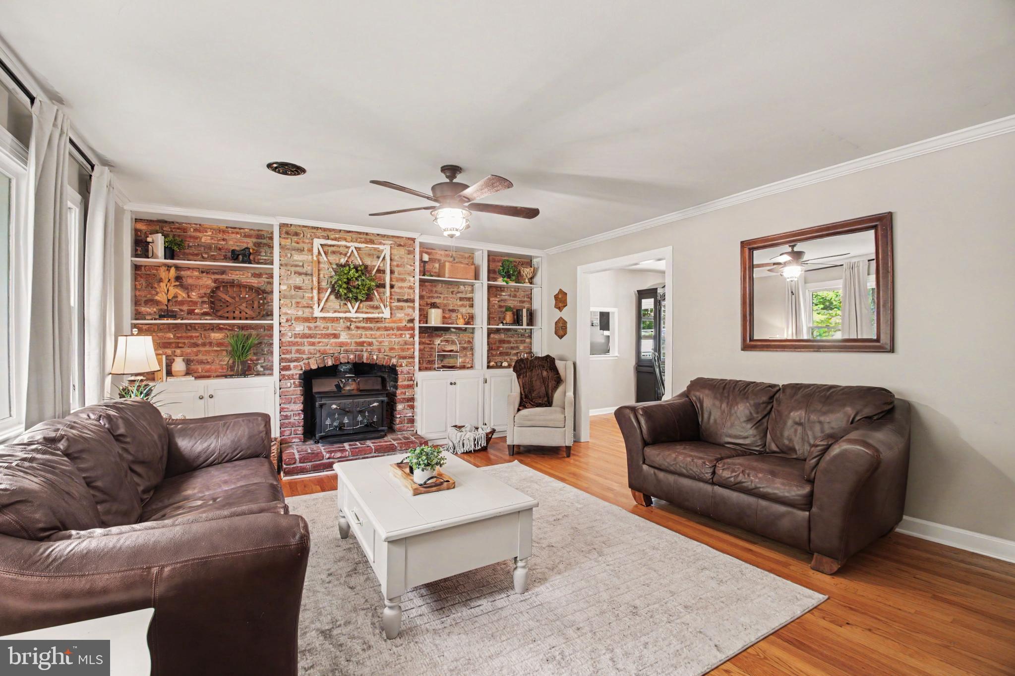 10224 Mill Pond Road Spotsylvania, VA 22551 - Photo 5 of 52 Living Room w/Built in Bookcases