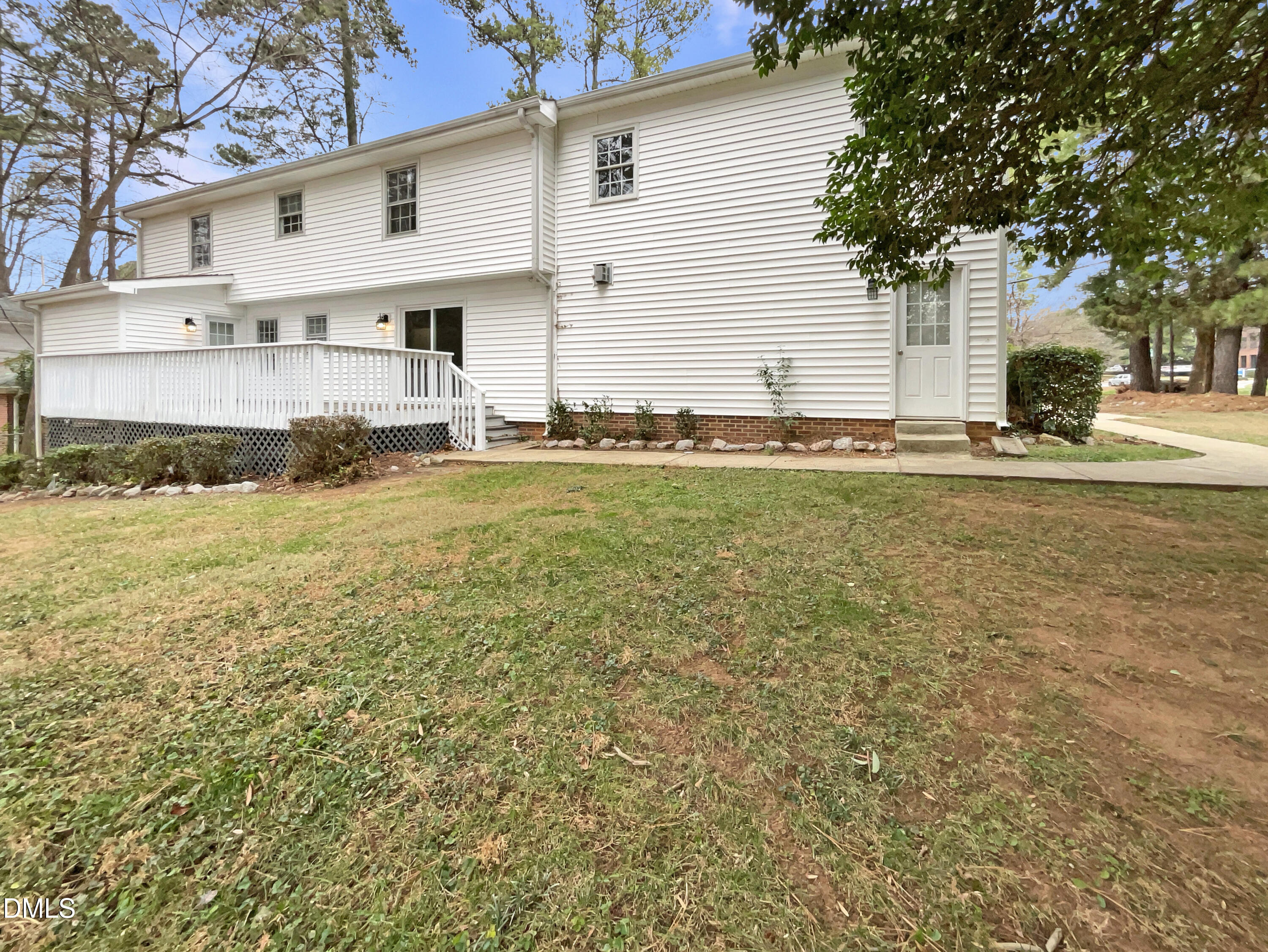 4601 Pemberton Drive Raleigh, NC 27609 - Photo 5 of 22 photo_05