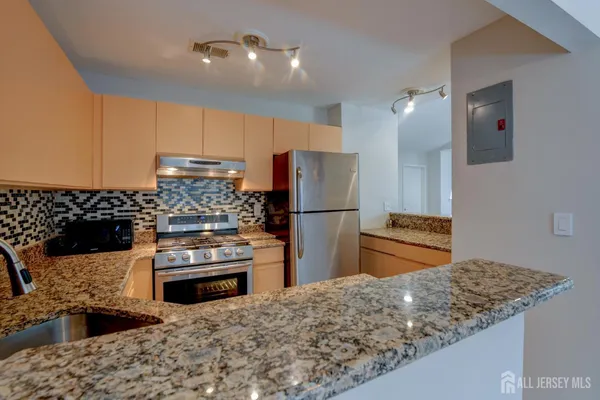 $2,300 | 58 Tanglewood Court, Monmouth Junction, NJ 08852