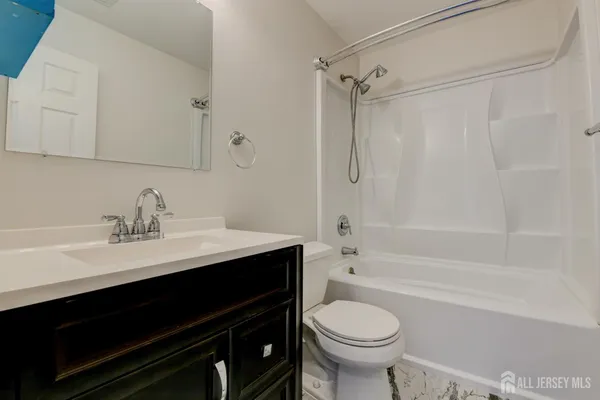 $2,300 | 58 Tanglewood Court, Monmouth Junction, NJ 08852