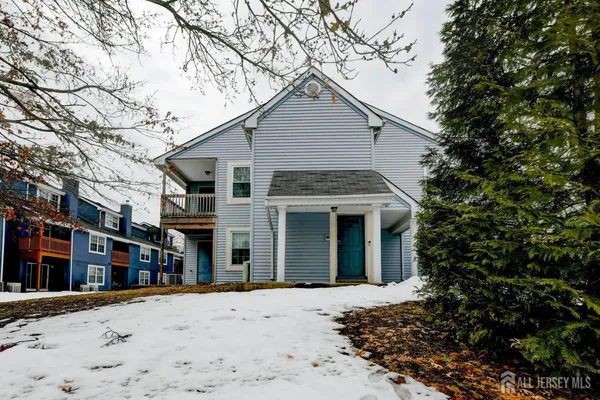 $2,300 | 58 Tanglewood Court, Monmouth Junction, NJ 08852