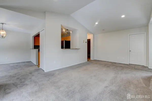 $2,300 | 58 Tanglewood Court, Monmouth Junction, NJ 08852