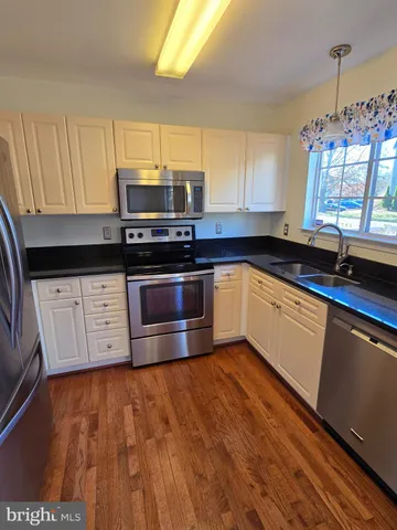 $509,900 | 14100 Autumn Circle, Centreville, VA 20121