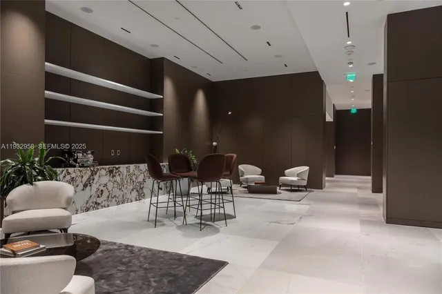 $4,999,000 | 300 Biscayne Blvd Way, Unit 3304C, Miami, FL 33131