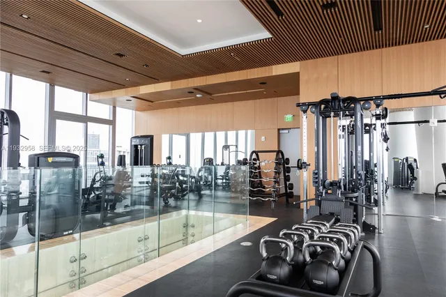 $4,999,000 | 300 Biscayne Blvd Way, Unit 3304C, Miami, FL 33131