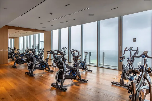 $4,999,000 | 300 Biscayne Blvd Way, Unit 3304C, Miami, FL 33131