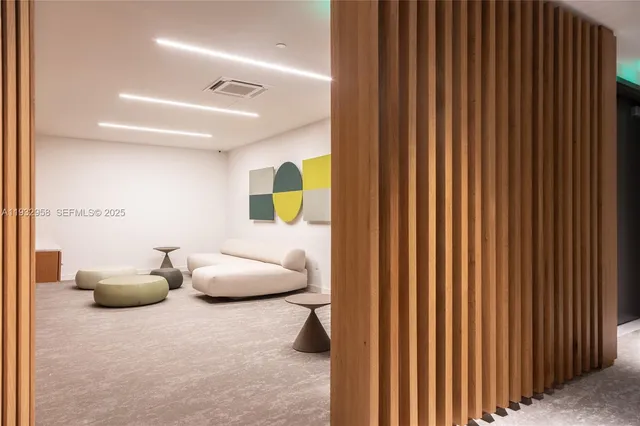 $4,999,000 | 300 Biscayne Blvd Way, Unit 3304C, Miami, FL 33131