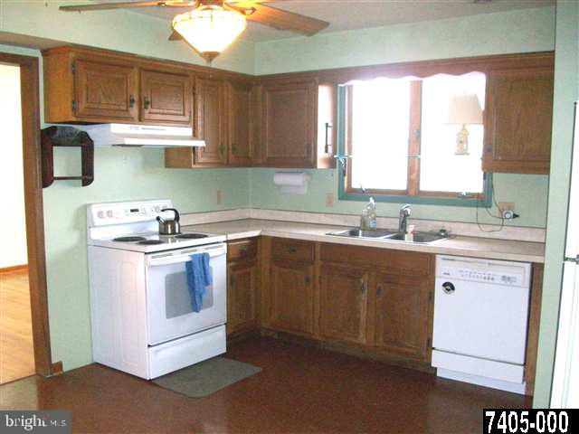 2063 Locust Road Spring Grove, PA 17362 - Photo 4 of 13