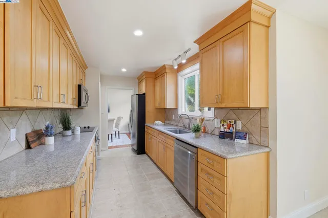 $2,399,000 | 42293 Camino Santa Barbara, Fremont, CA 94539