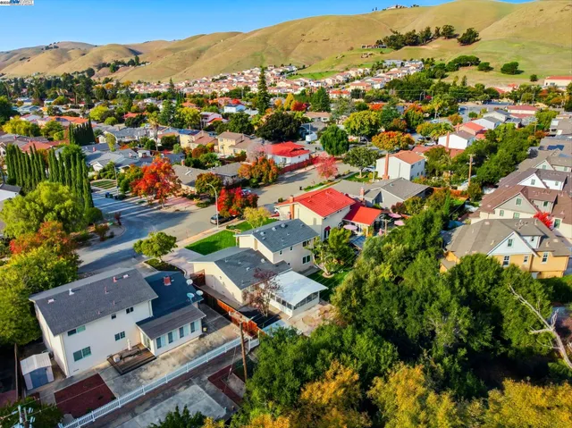 $2,399,000 | 42293 Camino Santa Barbara, Fremont, CA 94539