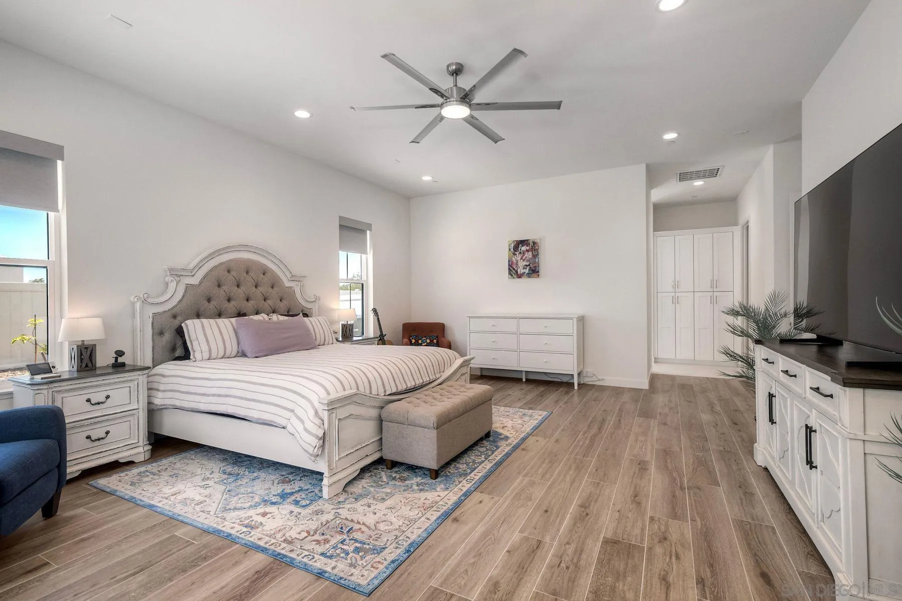655 Hamilton Lane Escondido, CA 92029 - Photo 15 of 33 Primary Bedroom
