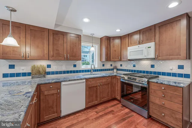 $849,900 | 13002 New Arden Court, Herndon, VA 20171