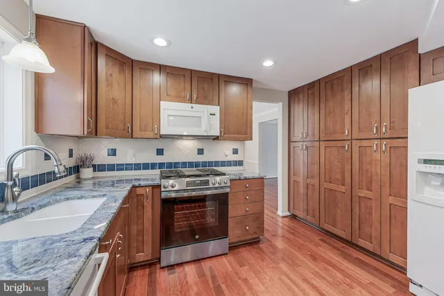 $849,900 | 13002 New Arden Court, Herndon, VA 20171