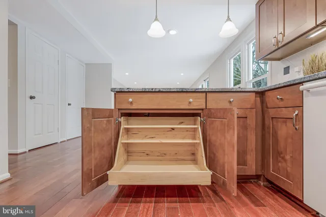 $849,900 | 13002 New Arden Court, Herndon, VA 20171